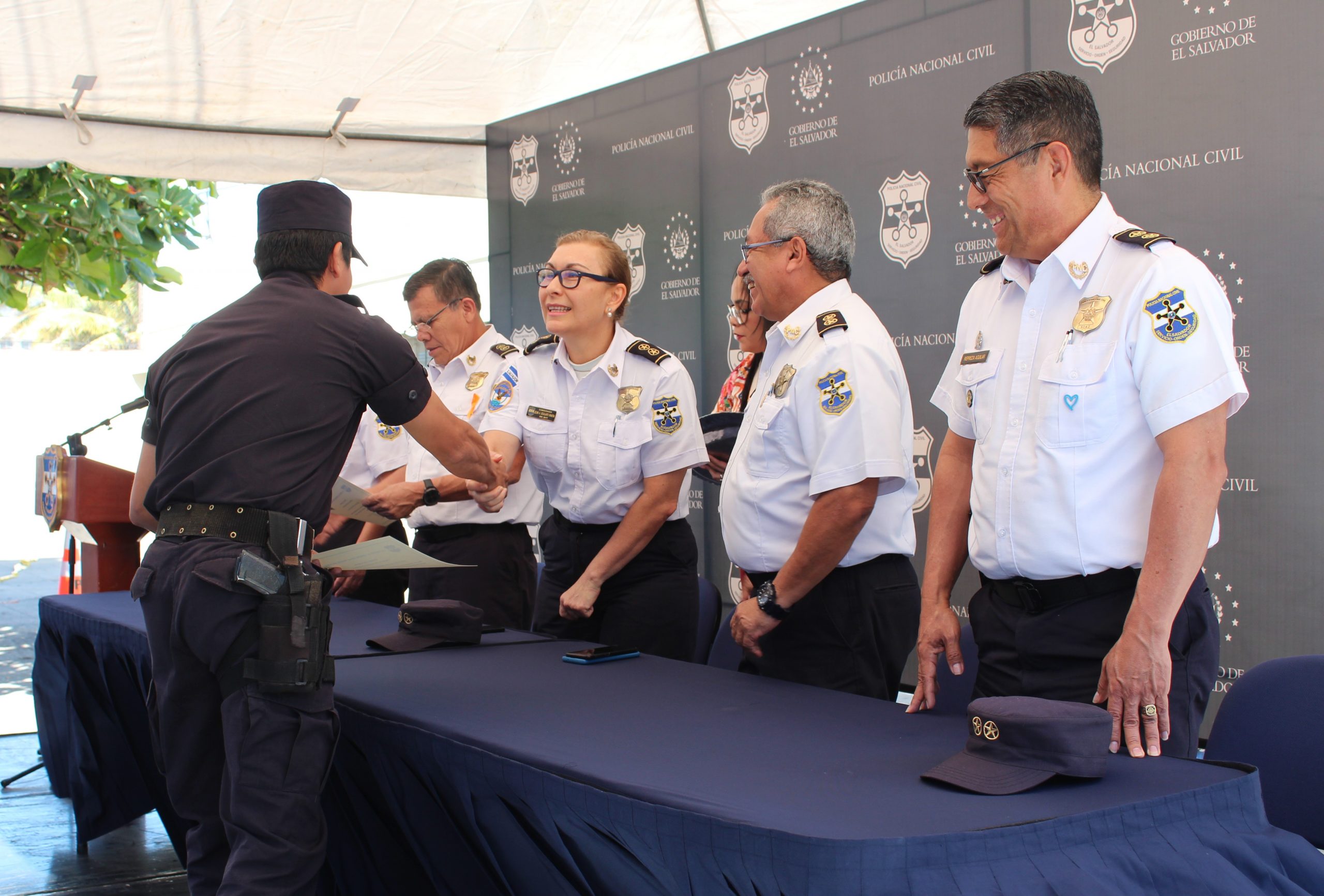 Lee más sobre el artículo Personal de UNIMUJER – ODAC capacitado por ORMUSA fue reconocido por brindar buen servicio a las mujeres en el 2019