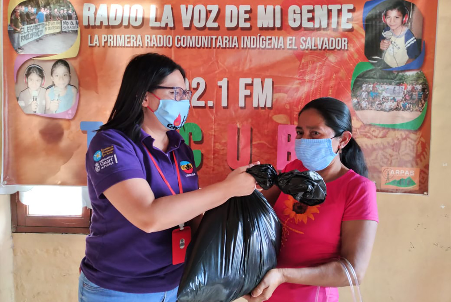 Lee más sobre el artículo ORMUSA entrega paquetes alimenticios a mujeres afectadas por emergencia del COVID-19