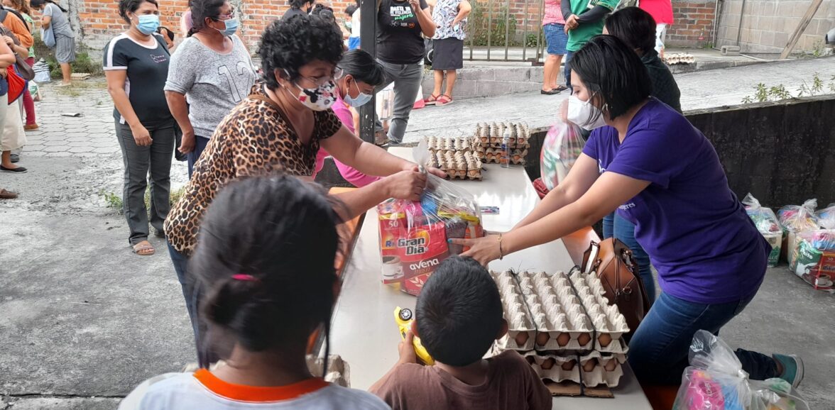 Ormusa entregó canastas básicas alimenticias a 100 mujeres despedidas durante la pandemia