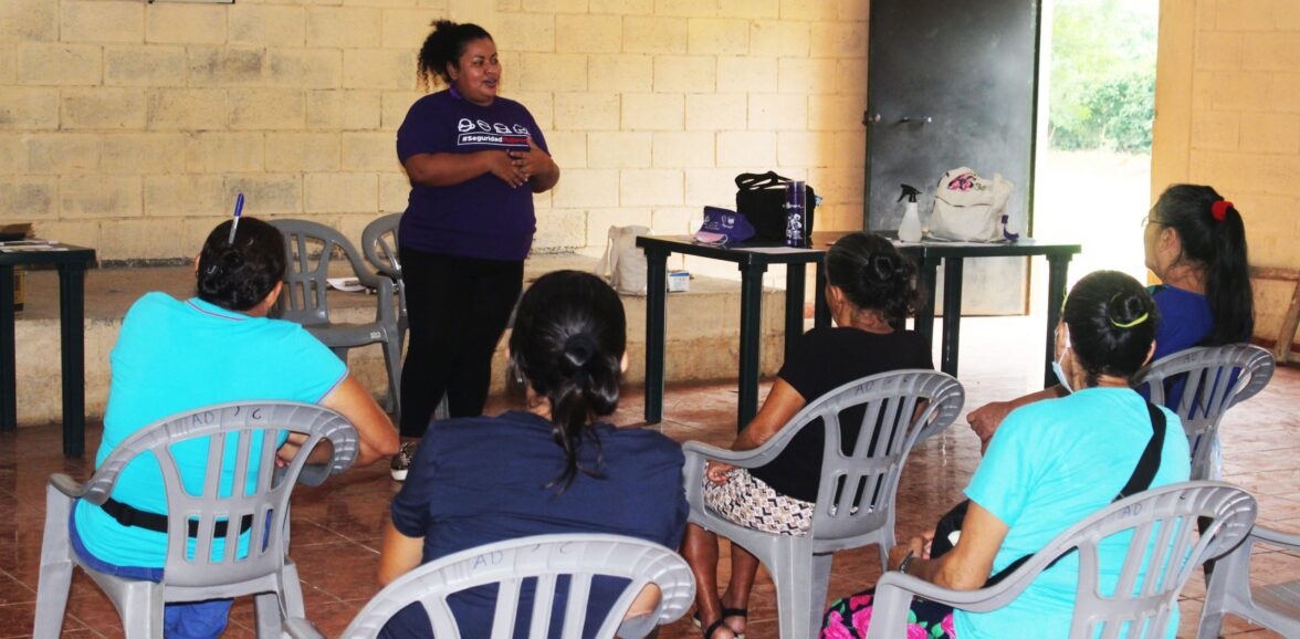 ORMUSA en el territorio, desarrolla jornada sobre prevención de violencia con mujeres de Cantón El Conacaste, Ciudad Arce
