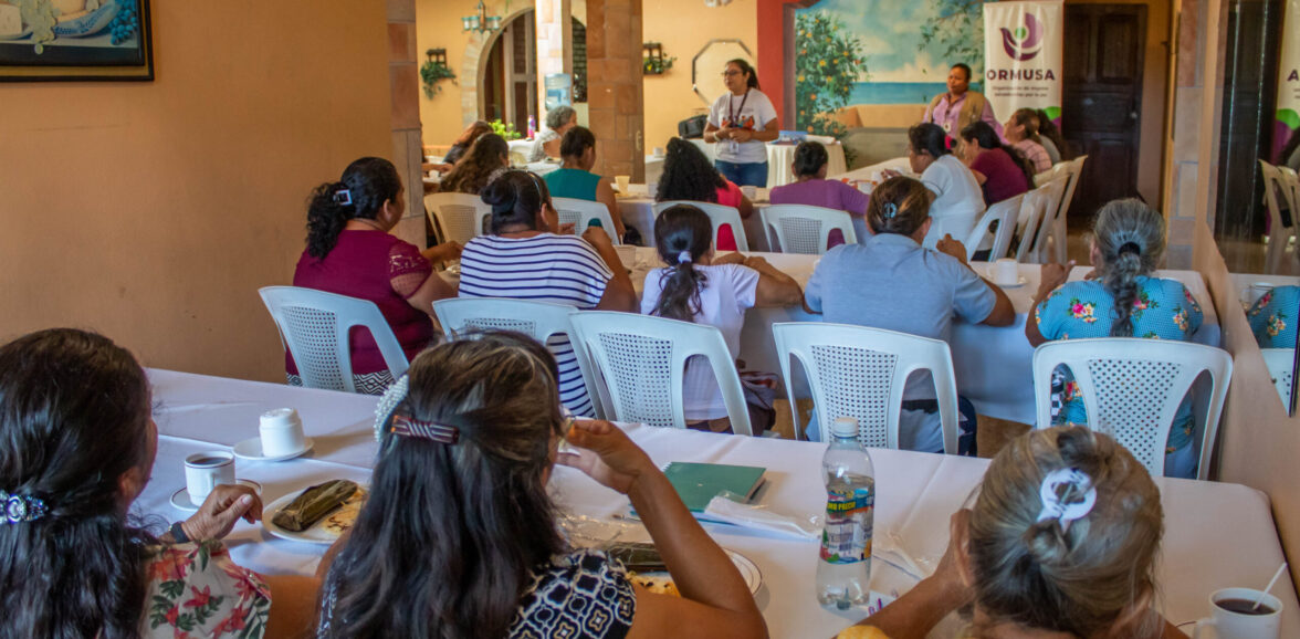 ORMUSA, formando a mujeres de Ciudad Arce en técnicas y herramientas de autoayuda