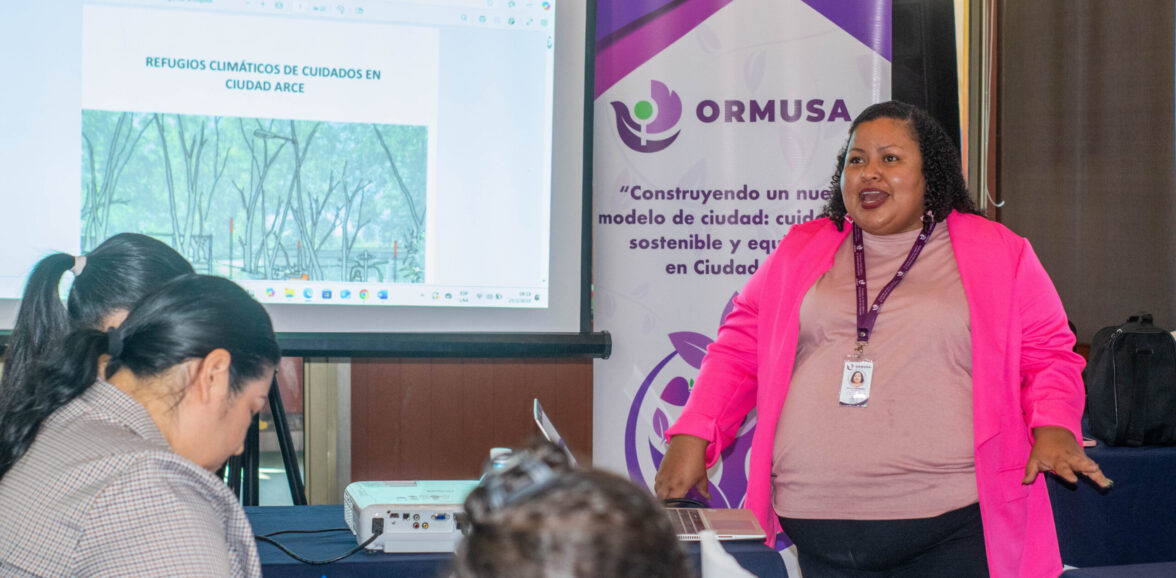 Mujeres de Ciudad Arce presentan propuesta de refugios climáticos y de cuidados a la municipalidad de La Libertad Centro