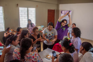 Lee más sobre el artículo Mujeres defensoras de derechos fortalecen sus emprendimientos mediante el uso de TIC en Ciudad Arce