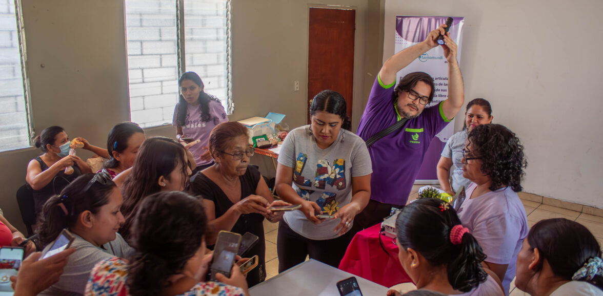 Mujeres defensoras de derechos fortalecen sus emprendimientos mediante el uso de TIC en Ciudad Arce