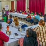 ORMUSA presenta a mujeres organizadas de Zacatecoluca el proyecto Voz y Liderazgo de las Mujeres Renovado